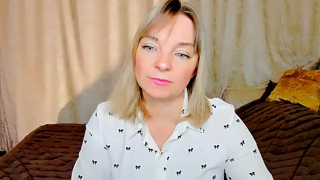 Regina  blue online show from 11-02-25, 02:33