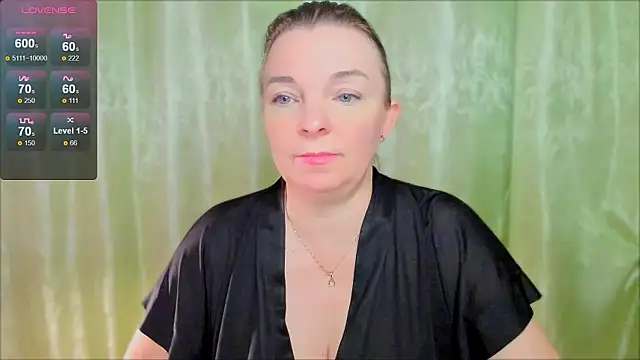 Snapshot of Regina__blue chatting on 03-03-25, 06:24 Regina  blue online show from 03-03-25, 06:24