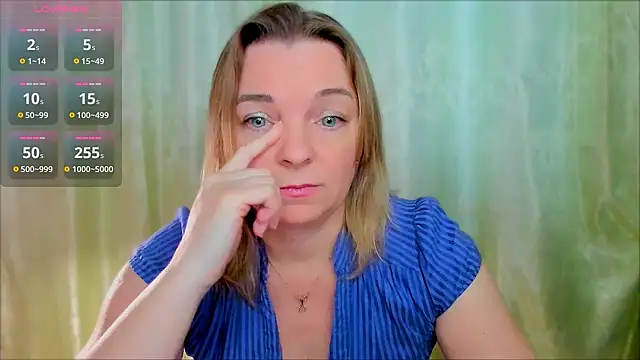 Snapshot of Regina__blue chatting on 02-23-25, 09:26 Regina  blue online show from 02-23-25, 09:26