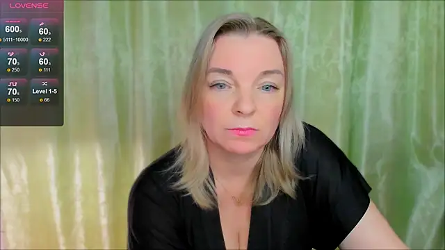 Snapshot of Regina__blue chatting on 03-22-25, 05:52 Regina  blue online show from 03-22-25, 05:52