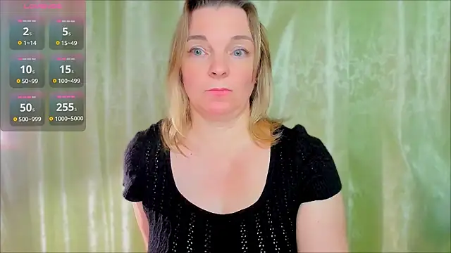 Snapshot of Regina__blue chatting on 02-17-25, 10:16 Regina  blue online show from 02-17-25, 10:16