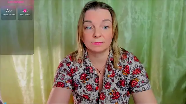 Snapshot of Regina__blue chatting on 03-16-25, 11:37 Regina  blue online show from 03-16-25, 11:37