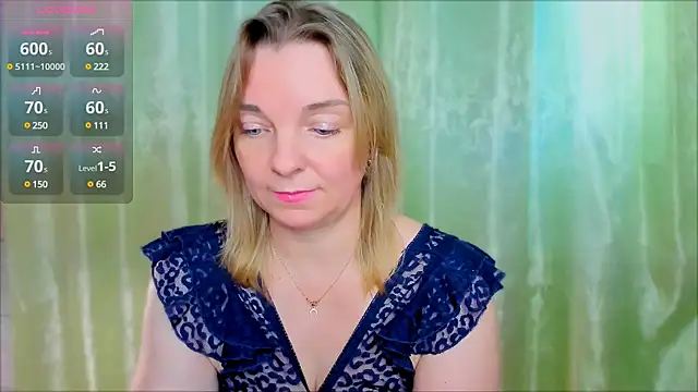Snapshot of Regina__blue chatting on 02-28-25, 02:20 Regina  blue online show from 02-28-25, 02:20