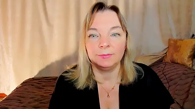 Regina  blue online show from 11-12-25, 01:48