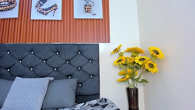 Zoe pss online show from 10-30-25, 07:22