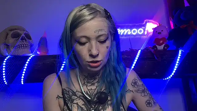 Snapshot of coyemoo chatting on 02-27-25, 10:44 coyemoo online show from 02-27-25, 10:44