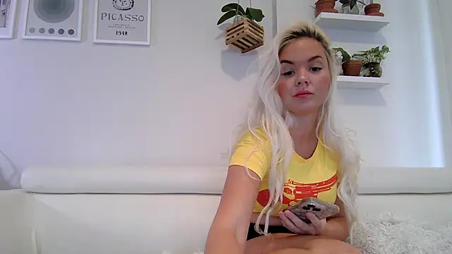 Snapshot of badblondebunny chatting on 02-05-26, 09:10 badblondebunny online show from 02-05-26, 09:10