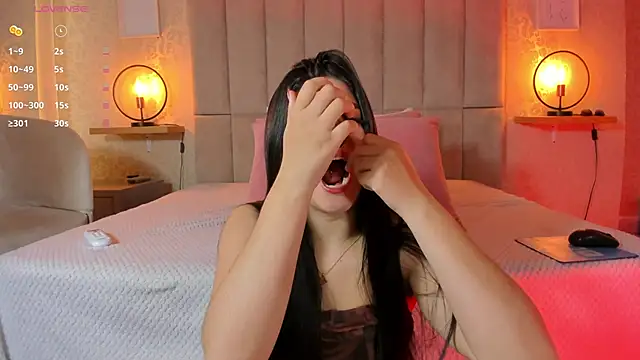 Amy-Saenz online show from 12-15-25, 02:45