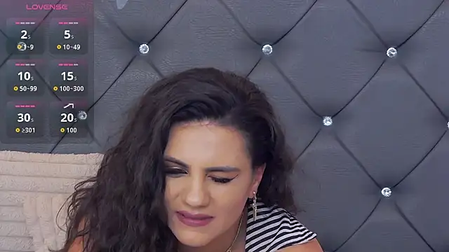 LorenneMays online show from 12-18-25, 06:45