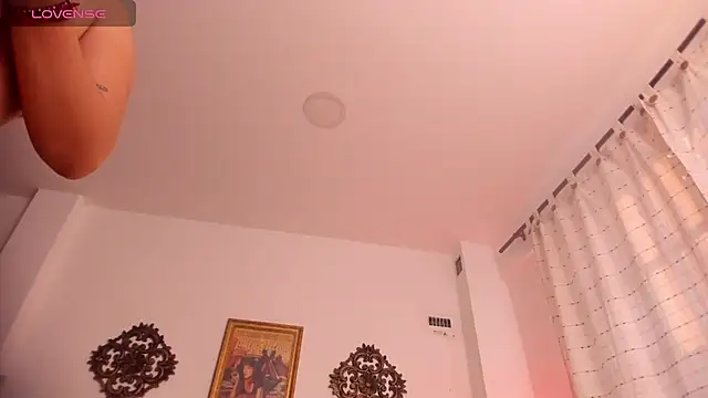 VeronicaGilss online show from 06-14-26, 10:22