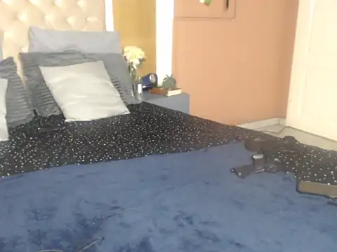 Snapshot of BlackJaguar30 chatting on 12-19-25, 06:10 BlackJaguar30 online show from 12-19-25, 06:10