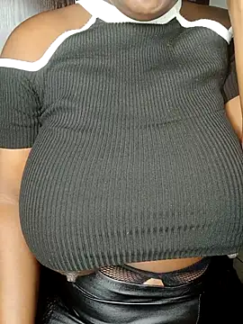 Snapshot of BlackJaguar30 chatting on 09-29-25, 02:40 BlackJaguar30 online show from 09-29-25, 02:40