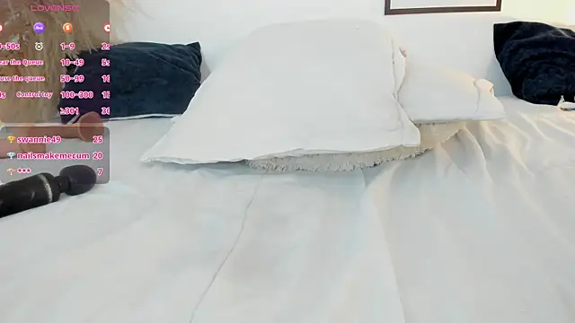 mia lourence online show from 12-16-25, 04:00