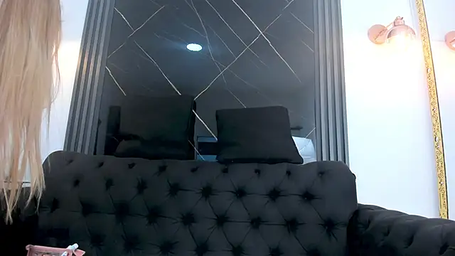 EvaaLovia1 online show from 10-10-25, 02:07