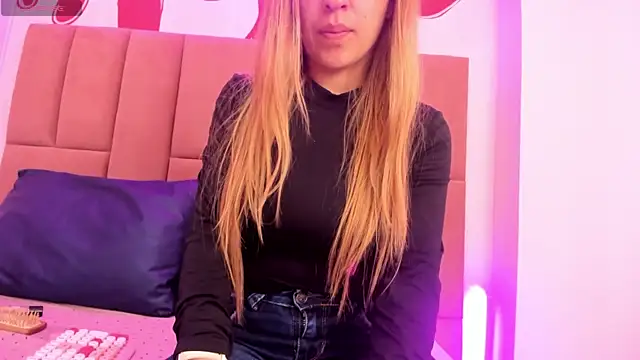 EvaaLovia1 online show from 10-18-25, 02:41