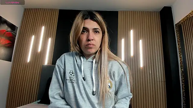 EvaaLovia1 online show from 03-12-26, 01:26