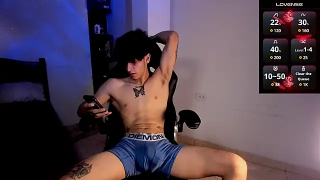 Snapshot of Snakebutterfly chatting on 03-08-25, 11:37 Snakebutterfly online show from 03-08-25, 11:37