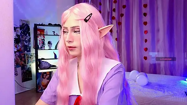 Carolina Leep online show from 02-25-26, 01:55