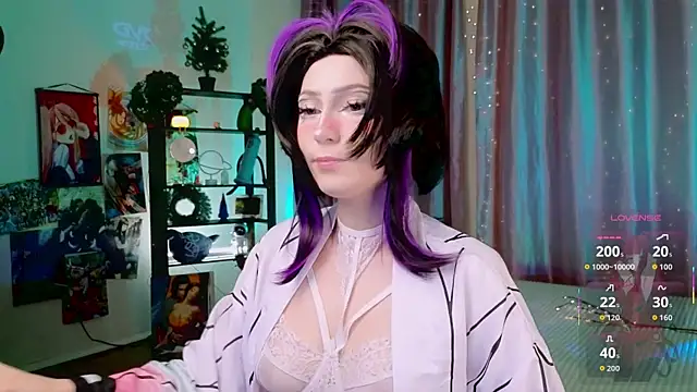 Carolina Leep online show from 12-18-25, 01:37