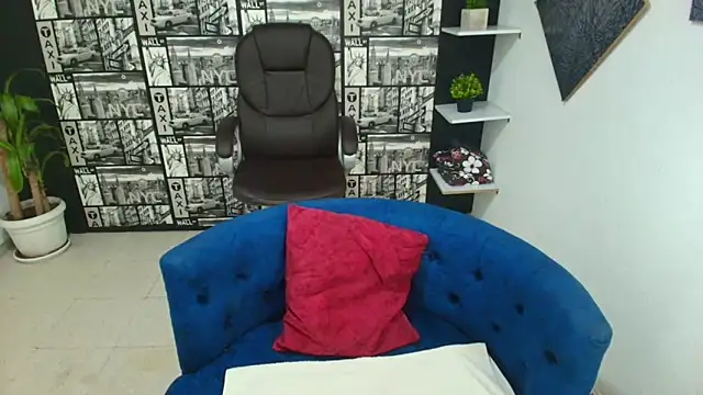 Snapshot of Gissel_Angel chatting on 10-13-25, 08:32 Gissel Angel online show from 10-13-25, 08:32