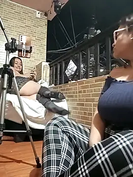 skarleth001 online show from 09-27-25, 04:07