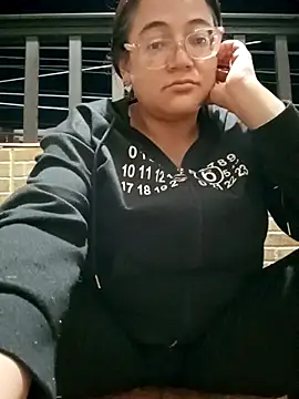 skarleth001 online show from 09-14-25, 04:46