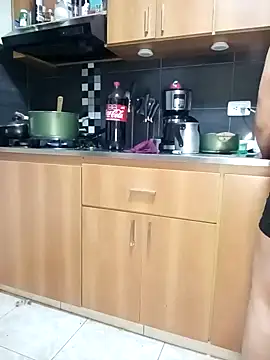 skarleth001 online show from 02-02-25, 09:56