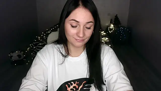 Emelyblum online show from 01-26-25, 02:14