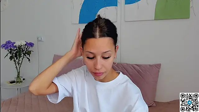 SelenaRousey online show from 05-29-26, 06:52