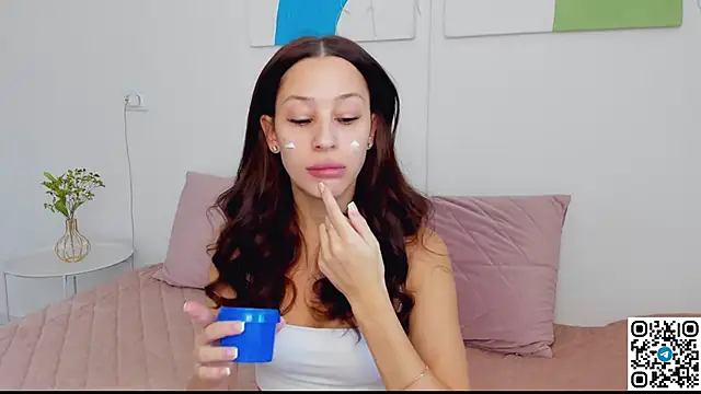 SelenaRousey online show from 03-30-26, 06:59