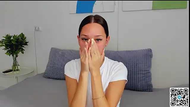 SelenaRousey online show from 07-18-26, 07:17
