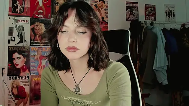 Niky  Jess online show from 10-27-25, 07:31