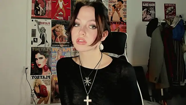 Niky  Jess online show from 12-14-25, 05:51