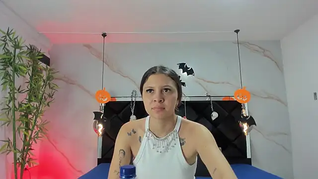 AngelaaCute  online show from 10-29-25, 12:04