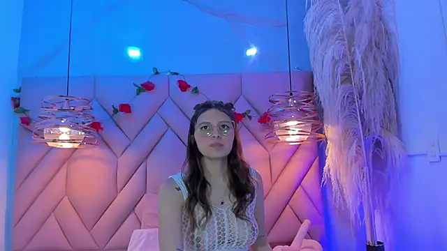 AngelaaCute  online show from 02-19-25, 03:49