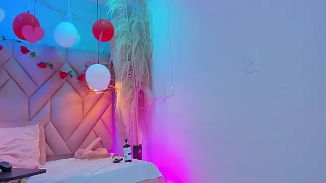AngelaaCute  online show from 02-18-25, 03:31