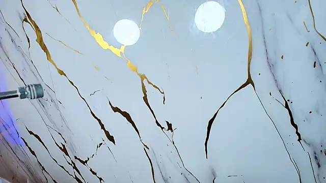 Lizz Tender online show from 11-26-25, 01:11