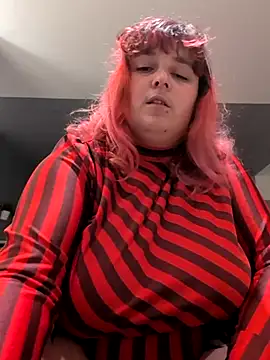 LadyRochester online show from 10-25-25, 01:16