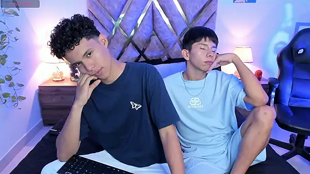 Snapshot of nickolas_moon chatting on 09-28-25, 06:15 nickolas moon online show from 09-28-25, 06:15