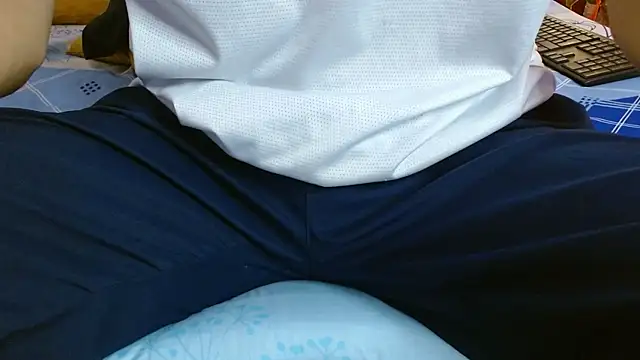 Snapshot of nickolas_moon chatting on 12-26-24, 06:43 nickolas moon online show from 12-26-24, 06:43