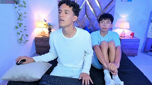 Snapshot of nickolas_moon chatting on 10-03-25, 12:58 nickolas moon online show from 10-03-25, 12:58