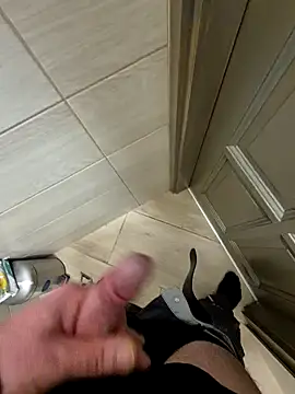 kisbiro77777 online show from 04-10-26, 05:58