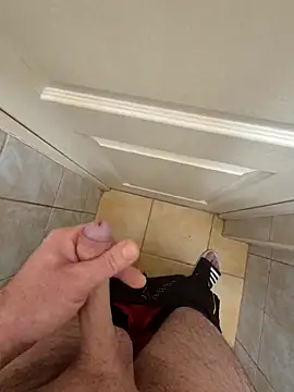 kisbiro77777 online show from 10-26-25, 04:02