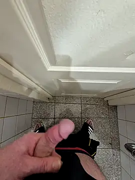 kisbiro77777 online show from 02-01-26, 01:42