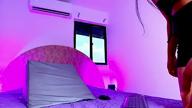 anisha x online show from 11-15-25, 07:18