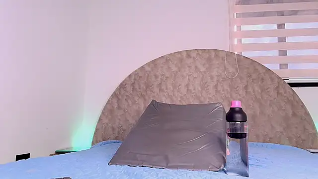 Snapshot of anisha_x chatting on 04-24-26, 07:27 anisha x online show from 04-24-26, 07:27