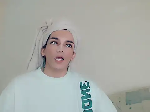 Snapshot of kimkardasha98 chatting on 02-25-26, 12:11 kimkardasha98 online show from 02-25-26, 12:11