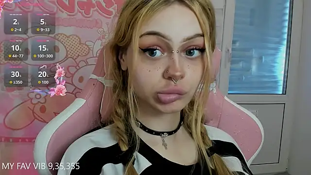 Snapshot of shy_melony chatting on 04-13-26, 11:25 shy melony online show from 04-13-26, 11:25