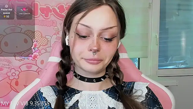 Snapshot of shy_melony chatting on 03-12-26, 01:15 shy melony online show from 03-12-26, 01:15