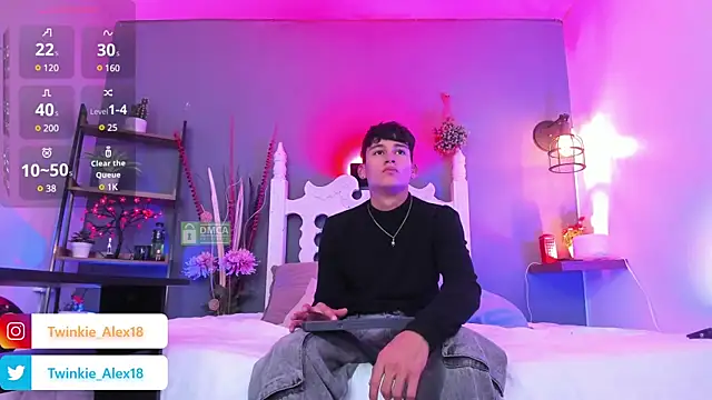 Twinkie-Alex18 online show from 03-03-25, 09:26